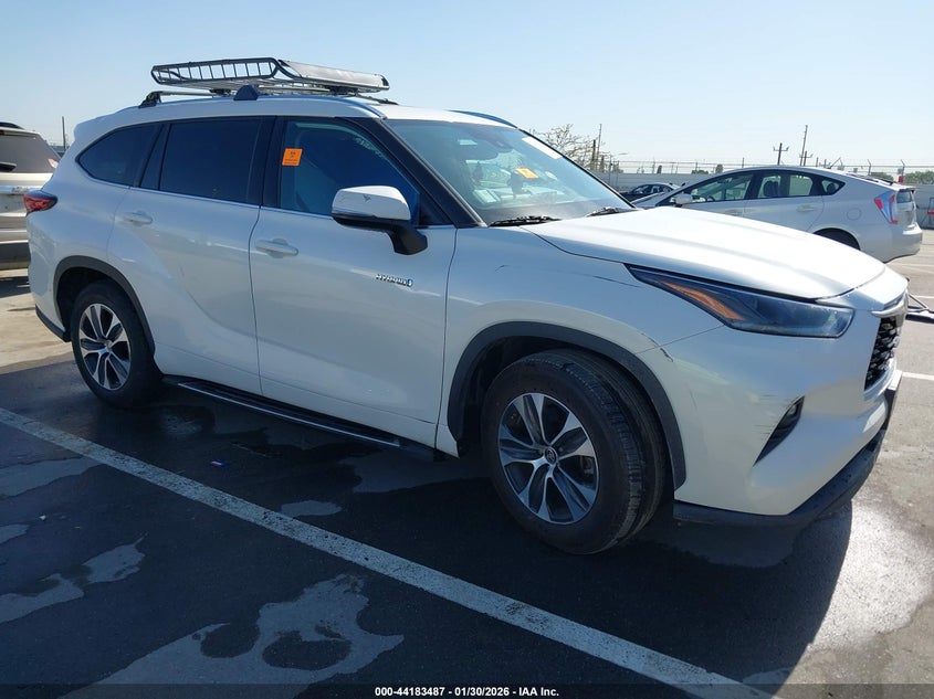 2021 Toyota Highlander Hybrid Xle