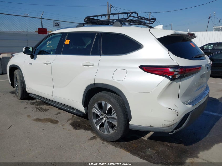 2021 Toyota Highlander Hybrid Xle