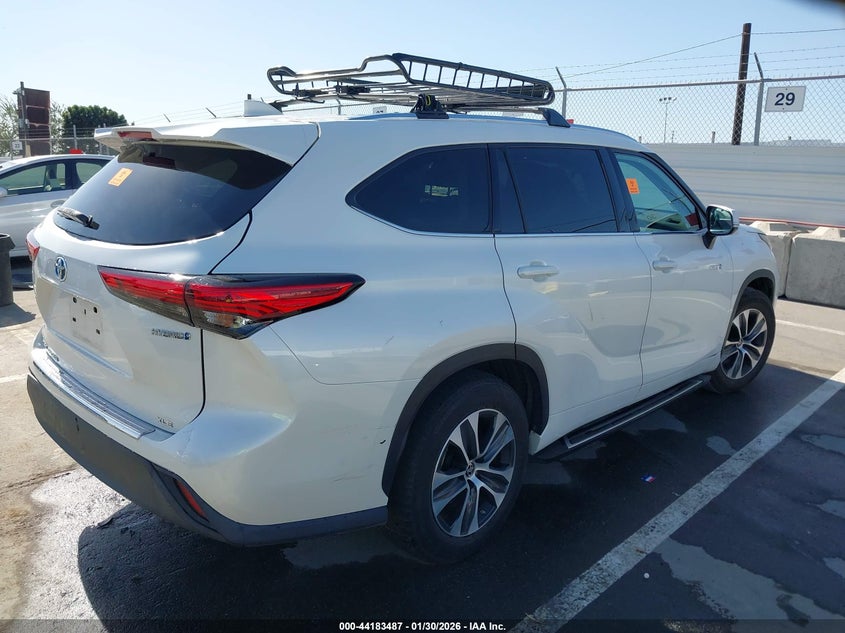 2021 Toyota Highlander Hybrid Xle