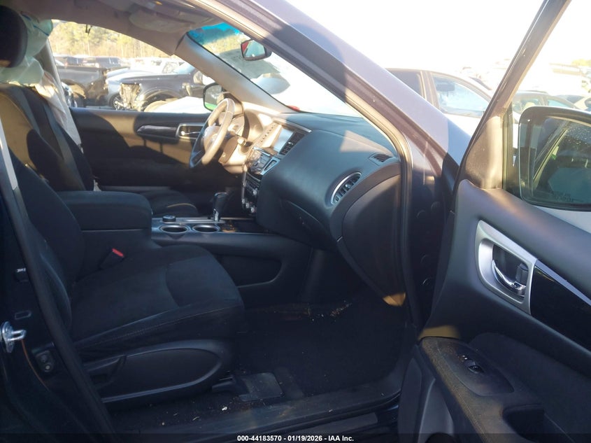 2016 Nissan Pathfinder Sv