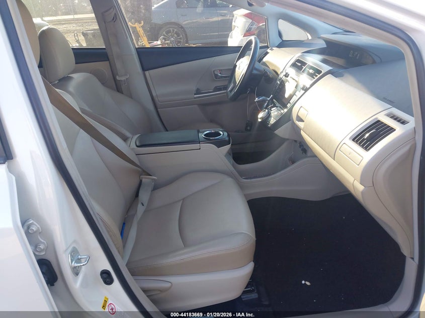 2016 Toyota Prius V Five