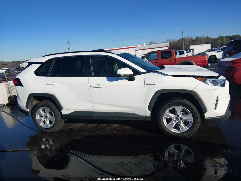 VIN 2T3RWRFV4LW061638 2020 TOYOTA RAV4 HYBRID XLE