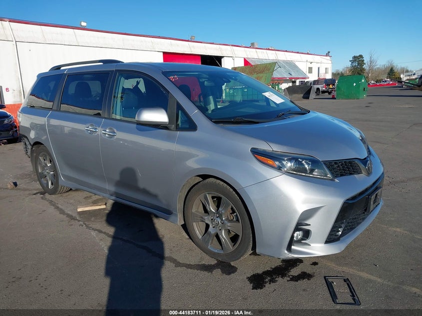 2018 Toyota Sienna Se Premium 8 Passenger