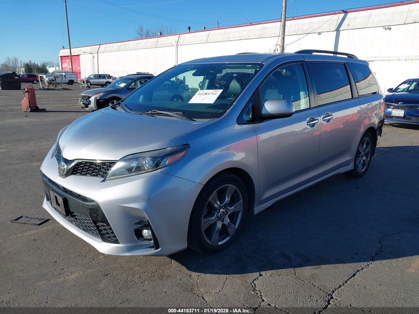 2018 Toyota Sienna Se Premium 8 Passenger