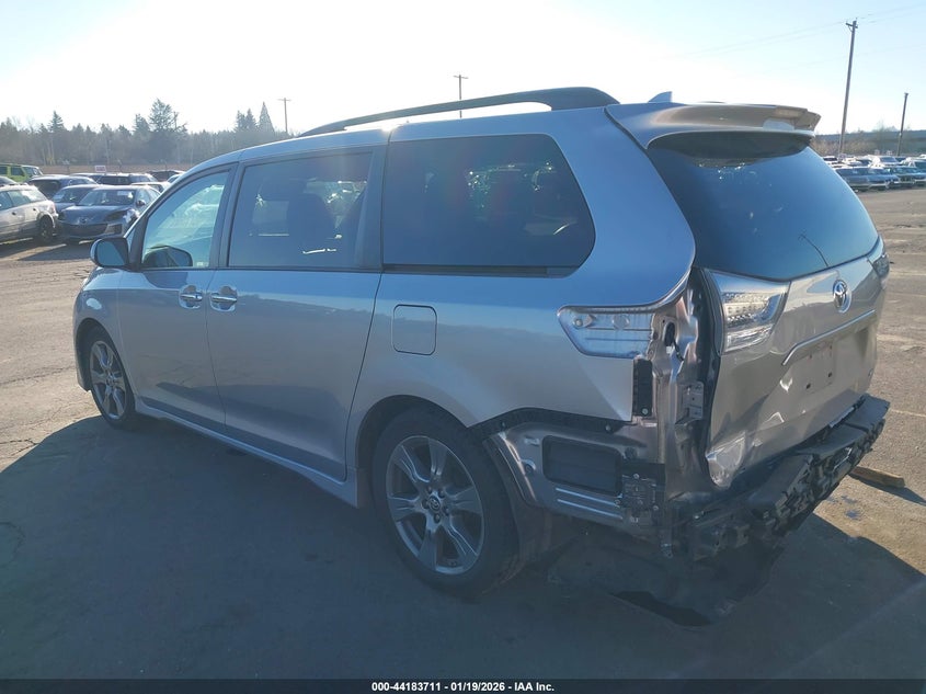 2018 Toyota Sienna Se Premium 8 Passenger