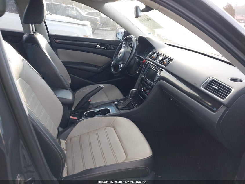 2014 Volkswagen Passat 1.8T Sport