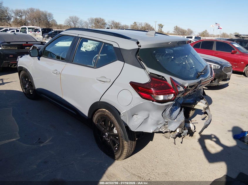 2023 Nissan Kicks Sr Xtronic Cvt