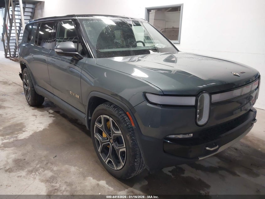 RIVIAN R1S ADVENTURE