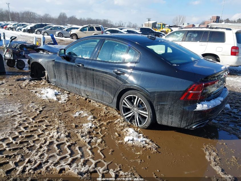 2022 Volvo S60 B5 R-Design