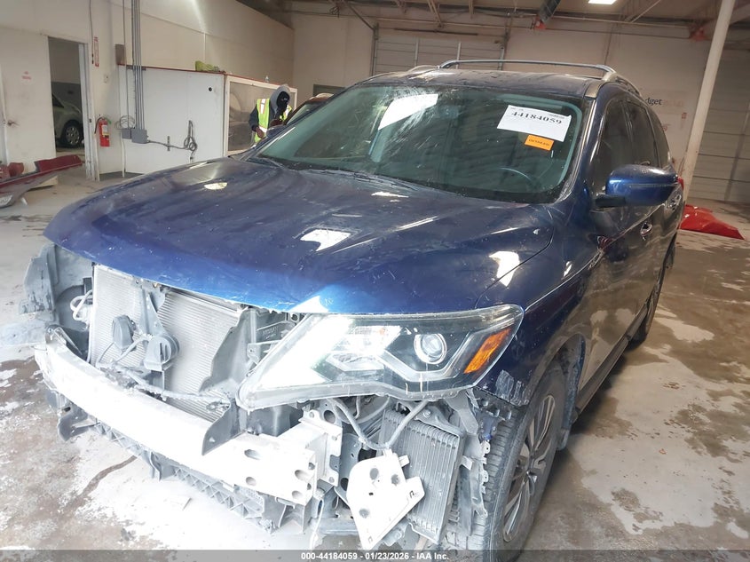 2018 Nissan Pathfinder Sv