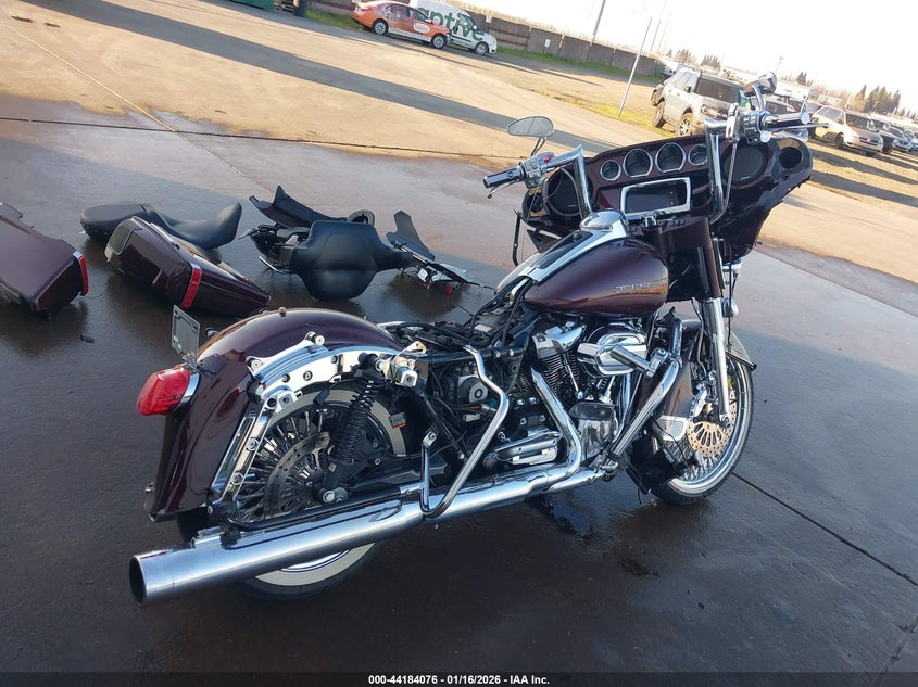VIN 1HD1KED37JB667913 2018 HARLEY-DAVIDSON FLHTK ULTRA LIMITED