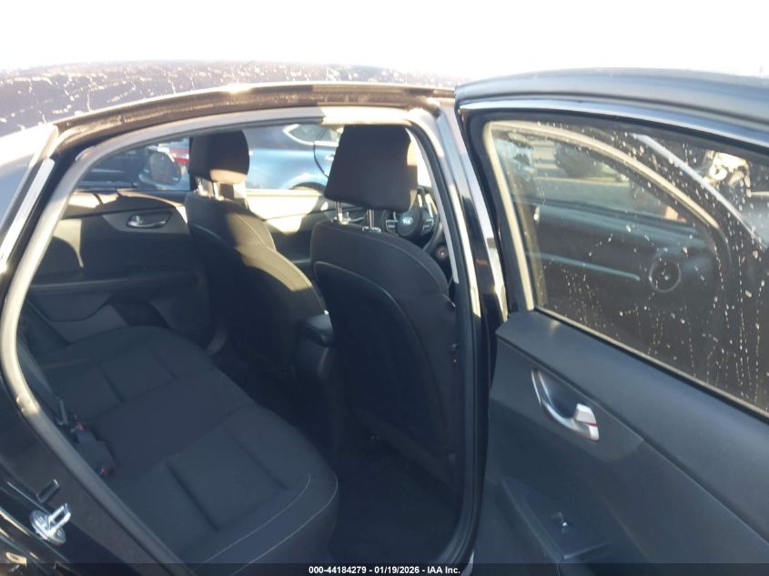 2021 Kia Forte Lxs VIN: 3KPF24AD3ME376346 Lot: 44184279