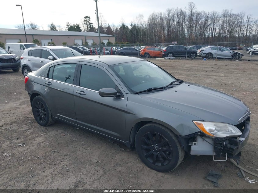 2013 Chrysler 200 Touring