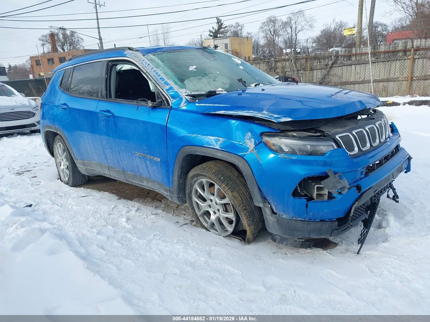 2022 Jeep Compass Latitude Lux 4X4