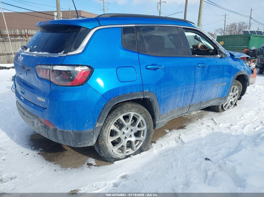 2022 Jeep Compass Latitude Lux 4X4