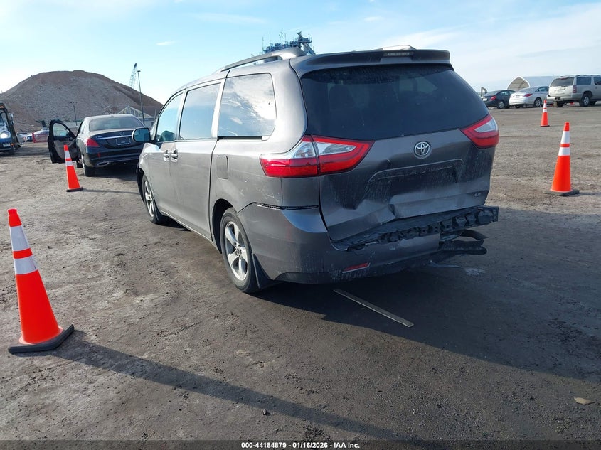 2017 Toyota Sienna Le 8 Passenger
