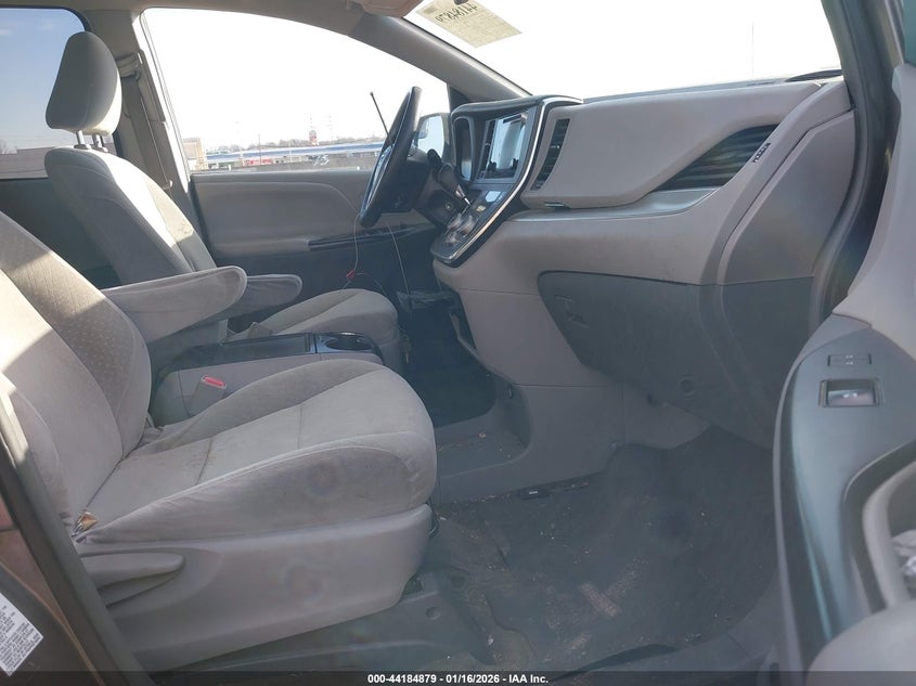 2017 Toyota Sienna Le 8 Passenger