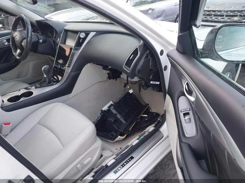 2015 Infiniti Q50 Premium