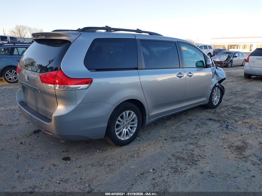 2014 Toyota Sienna Xle V6 8 Passenger