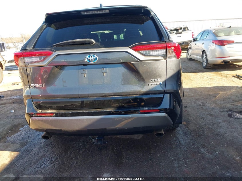 2021 TOYOTA RAV4 HYBRID XSE — Фото 16