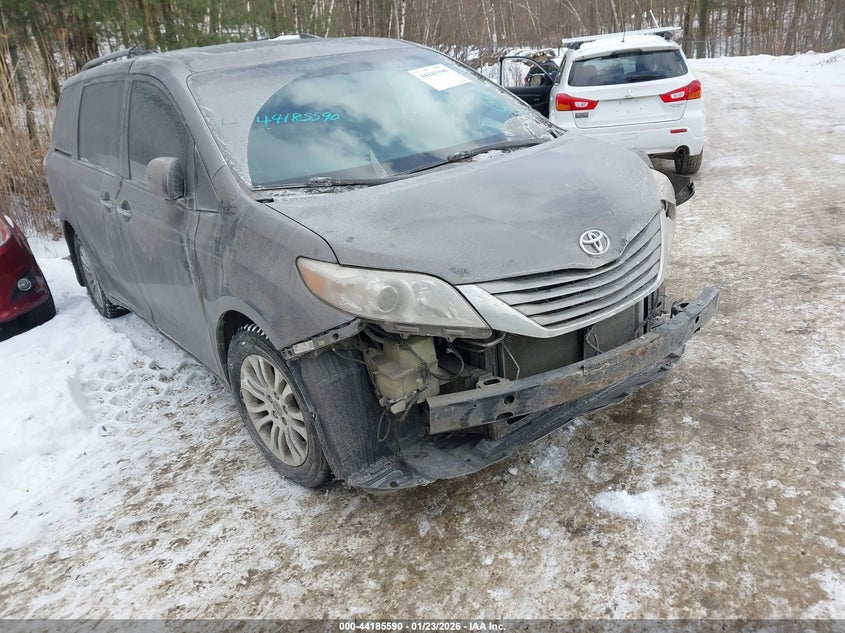 2015 Toyota Sienna Xle Premium 8 Passenger