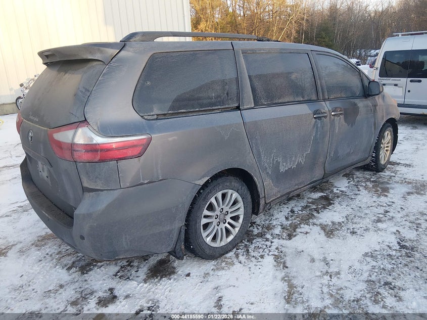 2015 Toyota Sienna Xle Premium 8 Passenger