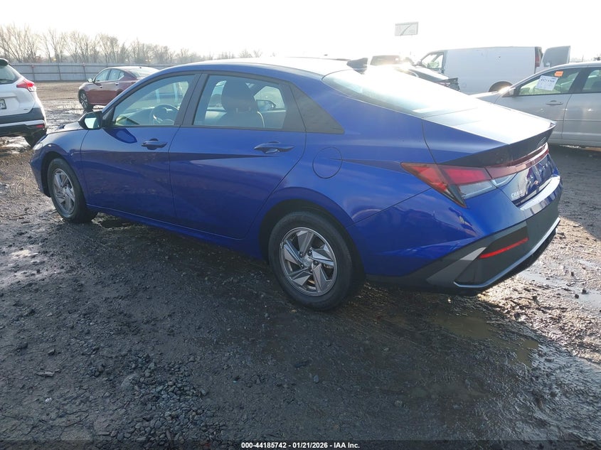 2025 Hyundai Elantra Se