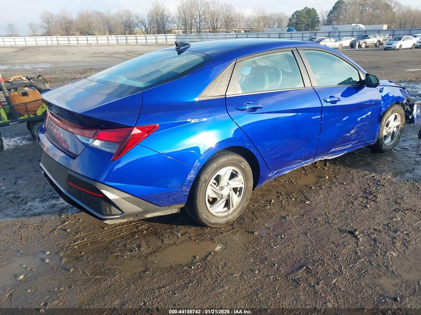 2025 Hyundai Elantra Se