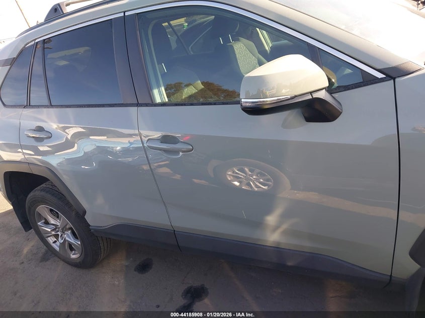 VIN 2T3W1RFV1PW295954 2023 TOYOTA RAV4 XLE