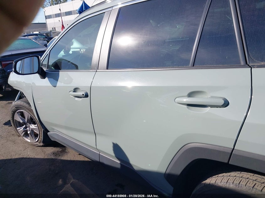 VIN 2T3W1RFV1PW295954 2023 TOYOTA RAV4 XLE
