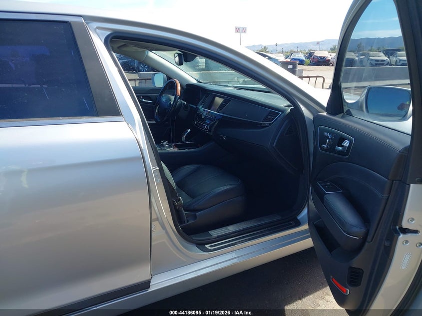 2015 Kia K900 Premium