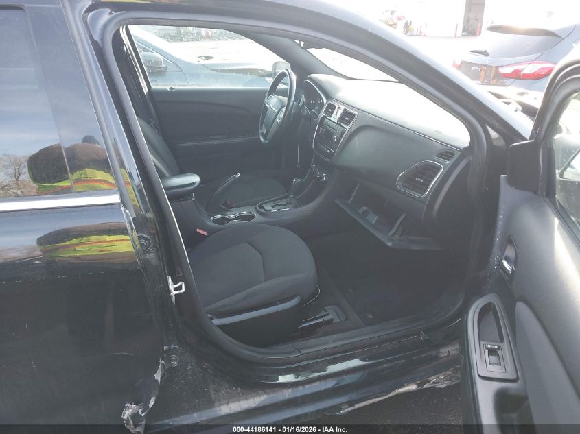 2013 Chrysler 200 Touring