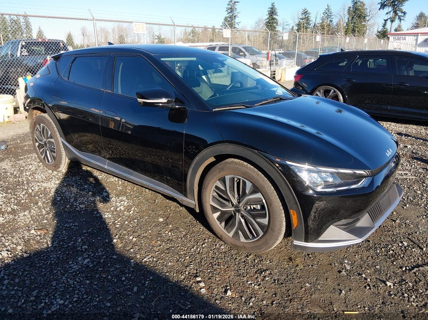 KNDC34LA6R5622747 KIA EV6 Photo 1