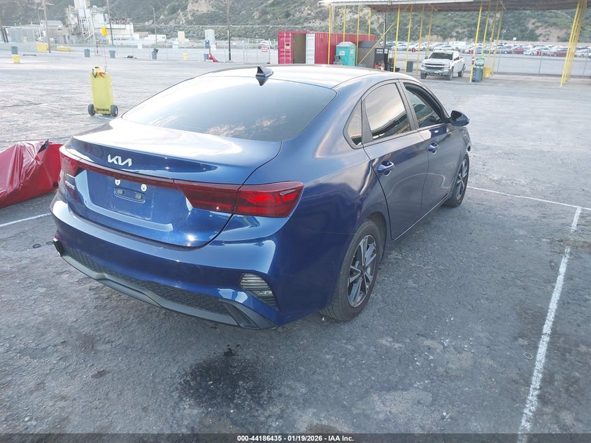 2023 Kia Forte Lxs
