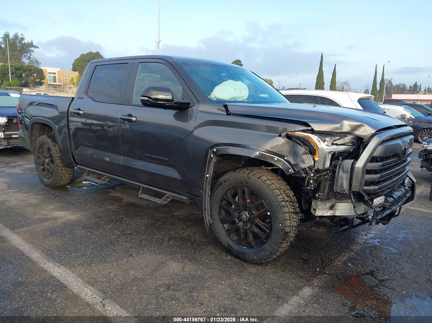 2026 Toyota Tundra Limited Crewmax 5.5' Bed