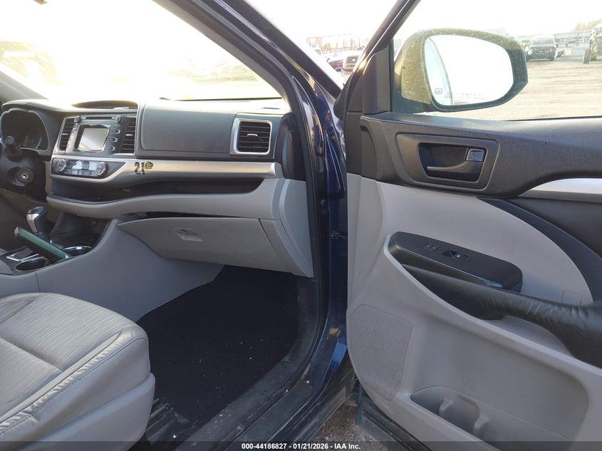 2015 Toyota Highlander Le Plus V6