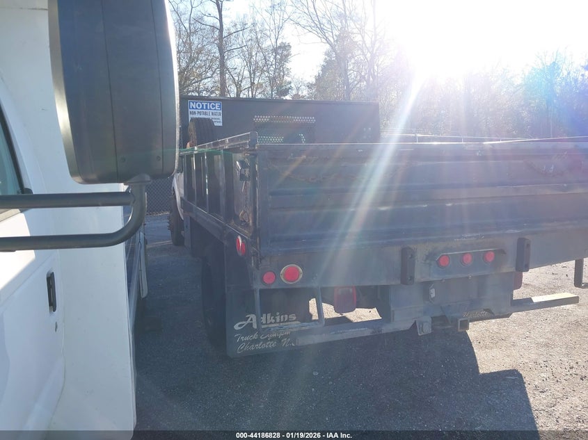 2011 Ford F-550 Chassis Xl