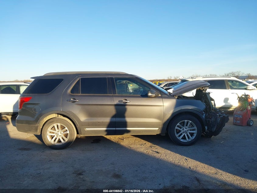 2017 FORD EXPLORER XLT · Photo 13