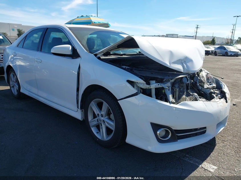 4T1BF1FK0EU447820 2014 Toyota Camry Se auction photo 1