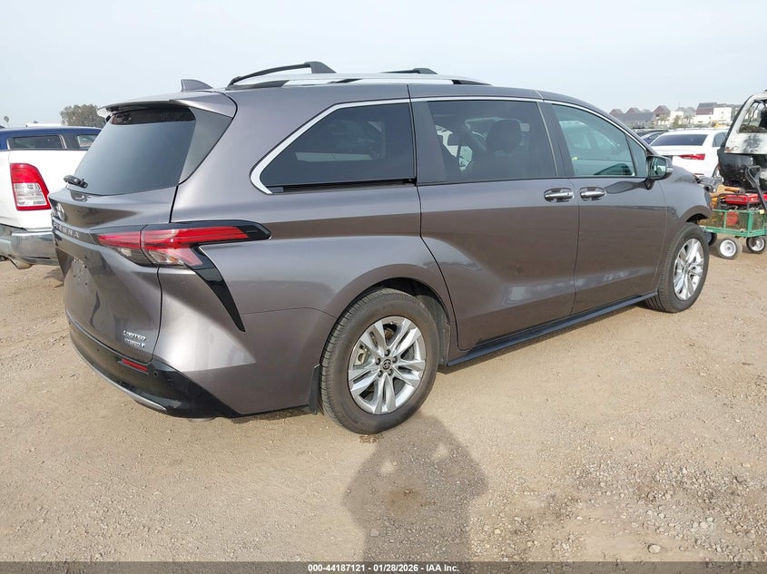 2022 Toyota Sienna Limited