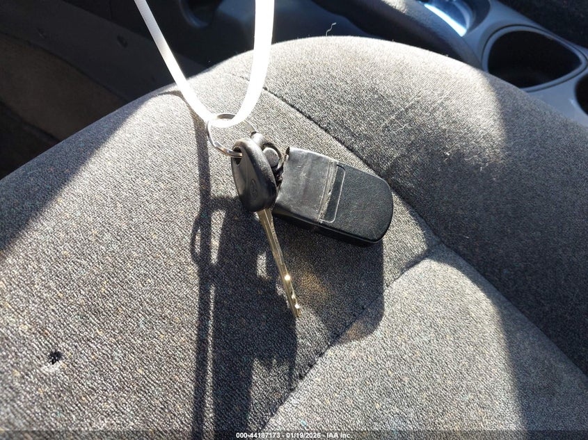 2004 Hyundai Santa Fe Gls/Lx VIN: KM8SC13EX4U792598 Lot: 44187173