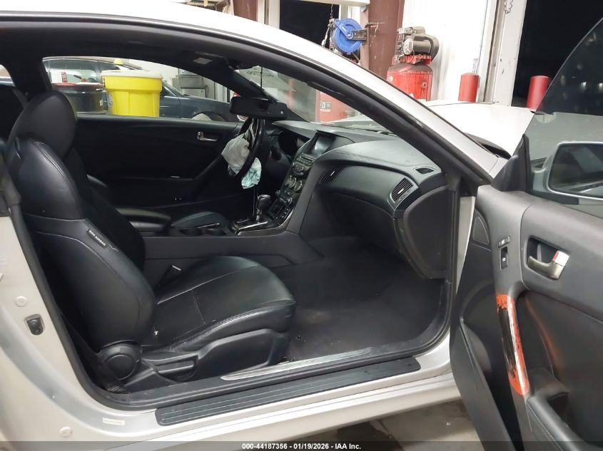 2013 Hyundai Genesis 3.8 Track