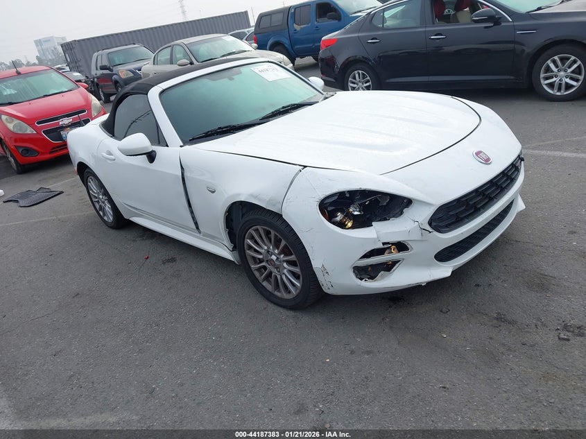 2017 Fiat 124 Spider Classica