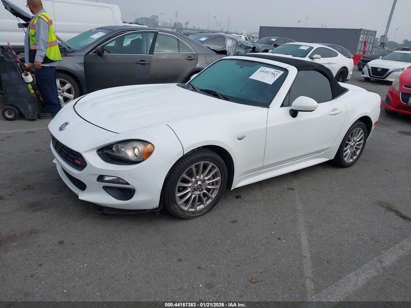 2017 Fiat 124 Spider Classica