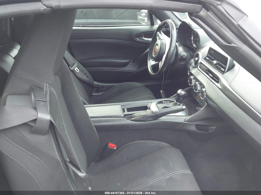 2017 Fiat 124 Spider Classica