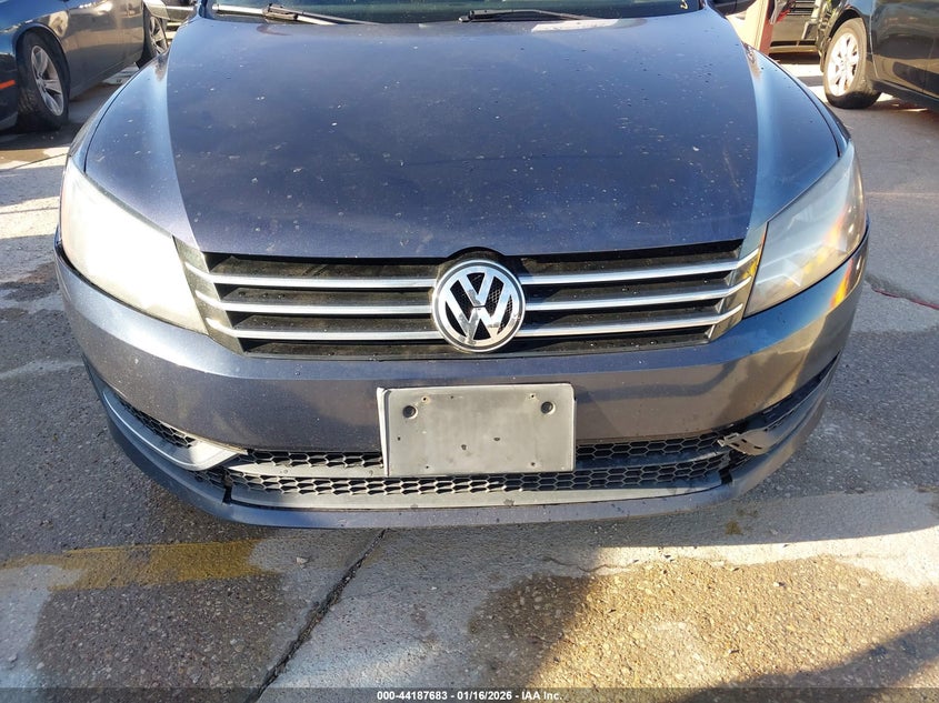 2012 Volkswagen Passat 2.5 2.5L Se blue Lot 111044187683 Vin 1VWBP7A30CC025230