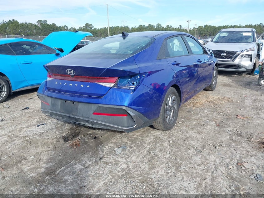 2024 Hyundai Elantra Sel