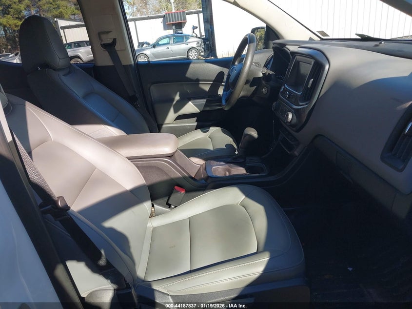 VIN 1GCGTBEN6J1261585 2018 CHEVROLET COLORADO WT