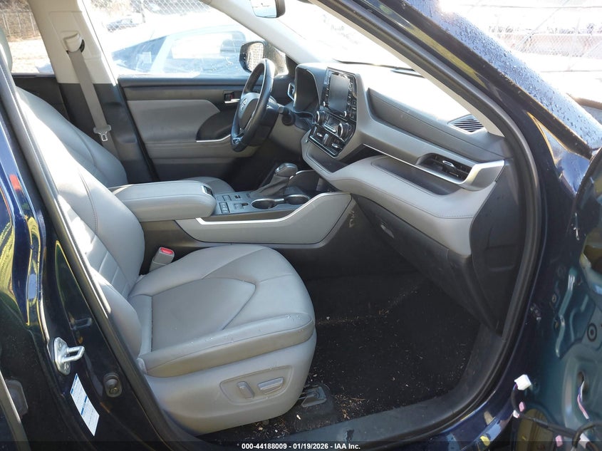 2021 Toyota Highlander Xle