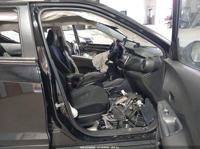 2022 Nissan Kicks S Xtronic Cvt